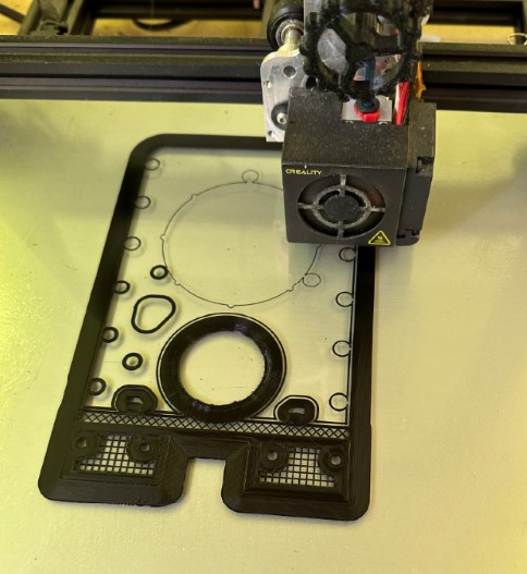 3D printer underway. Printing a new version of the tower walls to make more space inside the dome for more and larger lenses.